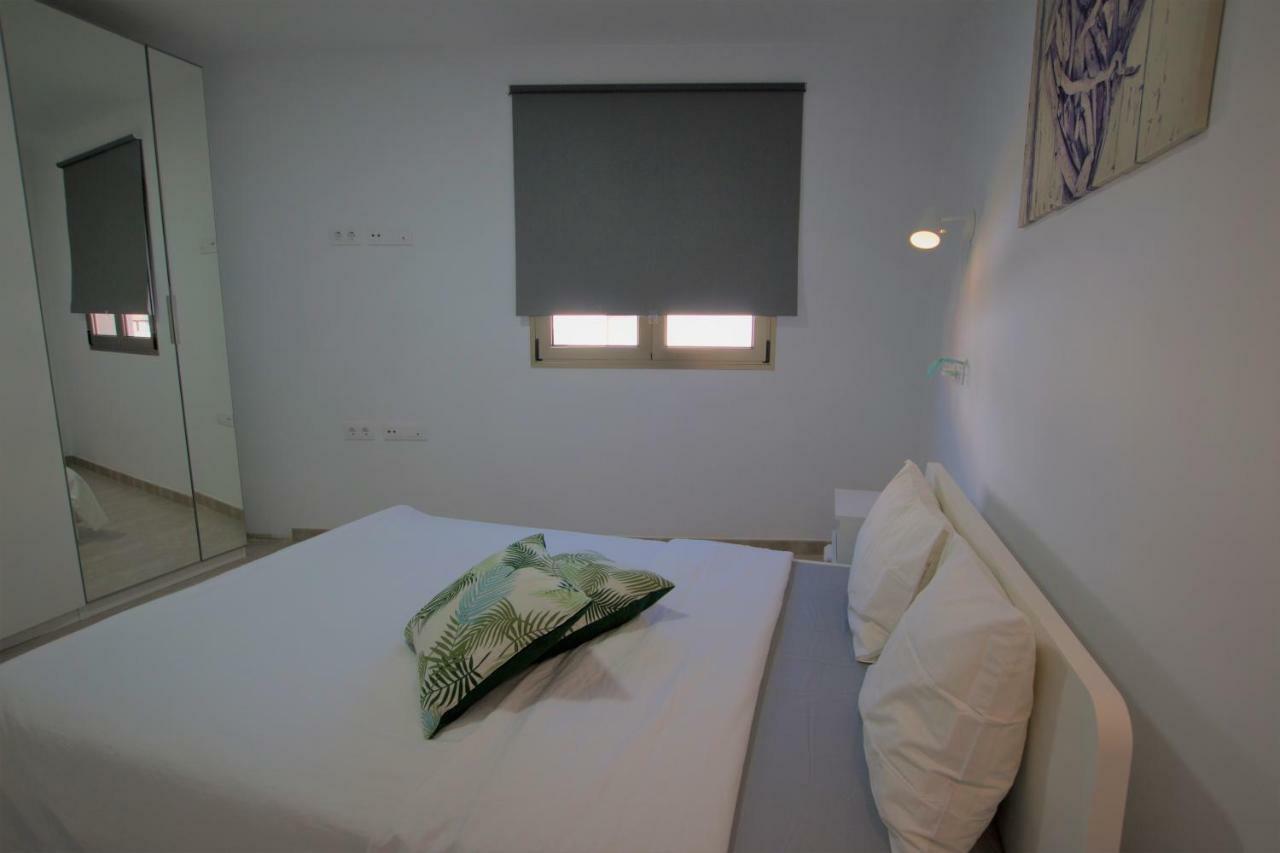 Edificio Arinaga Golden Apartment Room photo